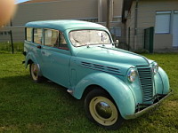 Renault Juvaquatre Dauphinoise (1957-60)(Champagnier, 2018-06)(4)